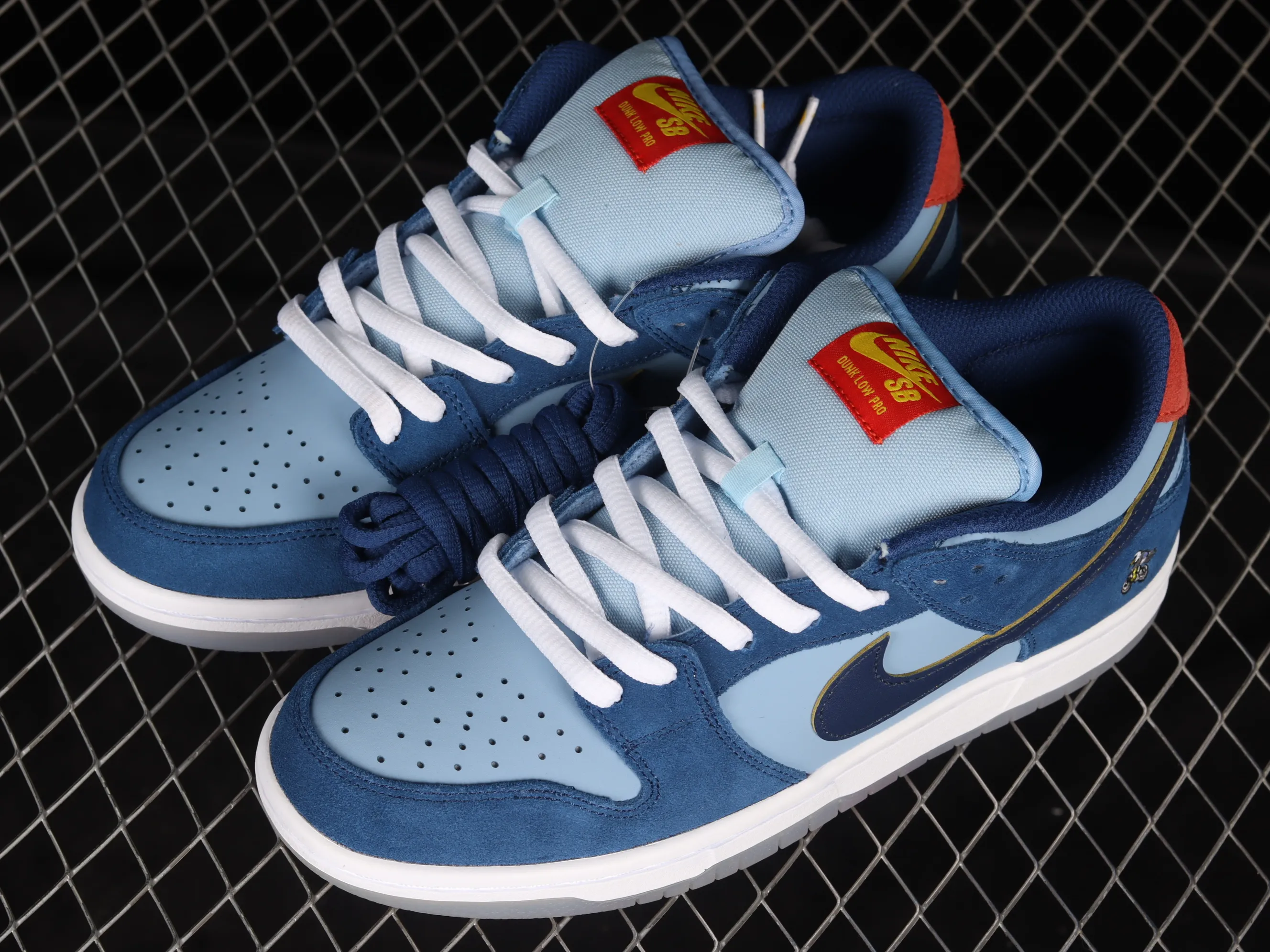 All Categories Nk SB Dunk Series Nk SB Dunk Low Low-top sneakers F version Why So Sad? x Nk SB Dunk Low SB low-top sports and leisure sneakers DX5549-400